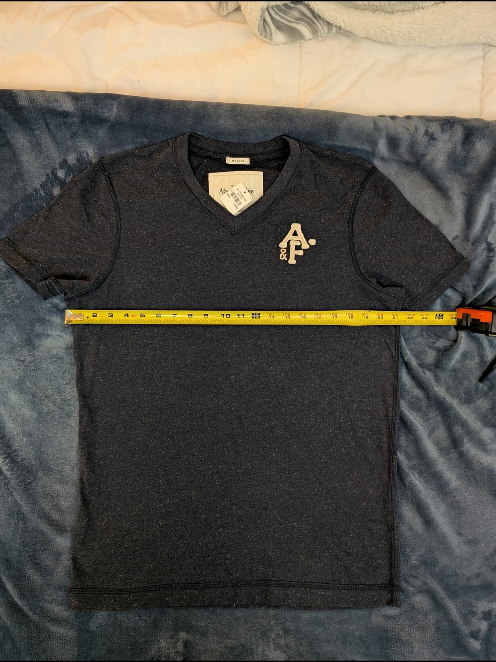 Vintage Abercrombie & Fitch Men's Navy Heather Logo V Neck T-Shirt Muscle Fit - Picture 5 of 9